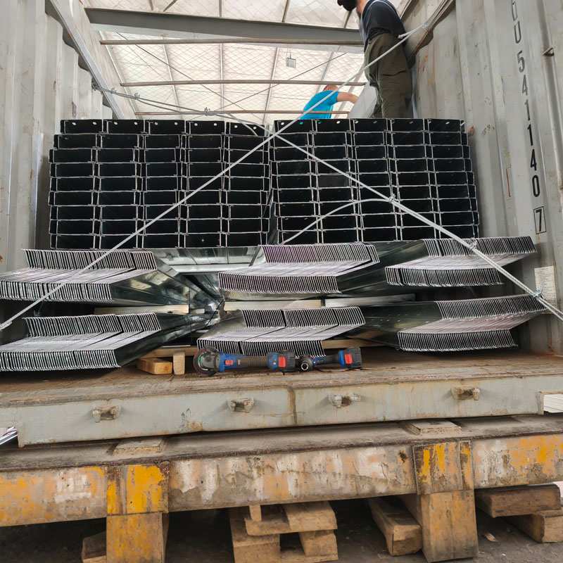 How Do Thermal Expansion and Contraction Affect Long Span Steel Structure Purlins