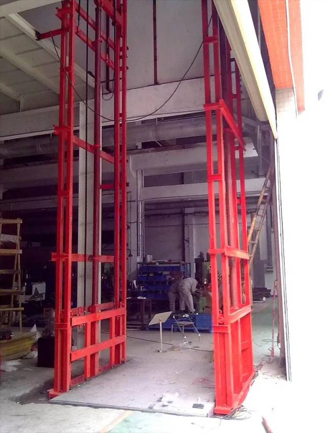 CE Approval Telescopic Platform Freight Lift