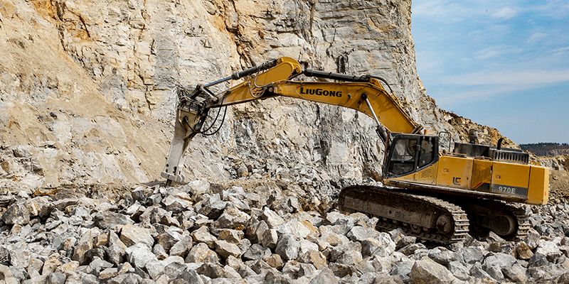 China Heavy Equipment Machinery Shantui 970e Crawler Excavator