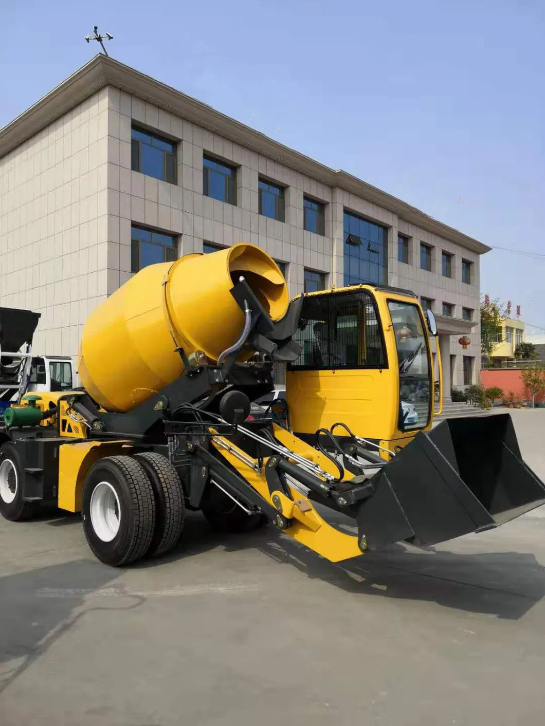 Concrete Mixer Truck Components Hydraulic Operating Mobile Concrete Mixer Cement Mixer Automatic Feeding3 Cbm to 4 Cbm with High Efficiency