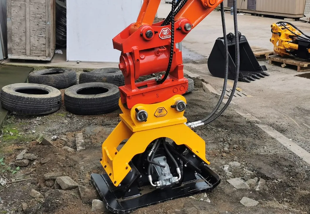 Excavator Bucket Tilt Coupler Hydraulic Tilt Quick Hitch for Sale