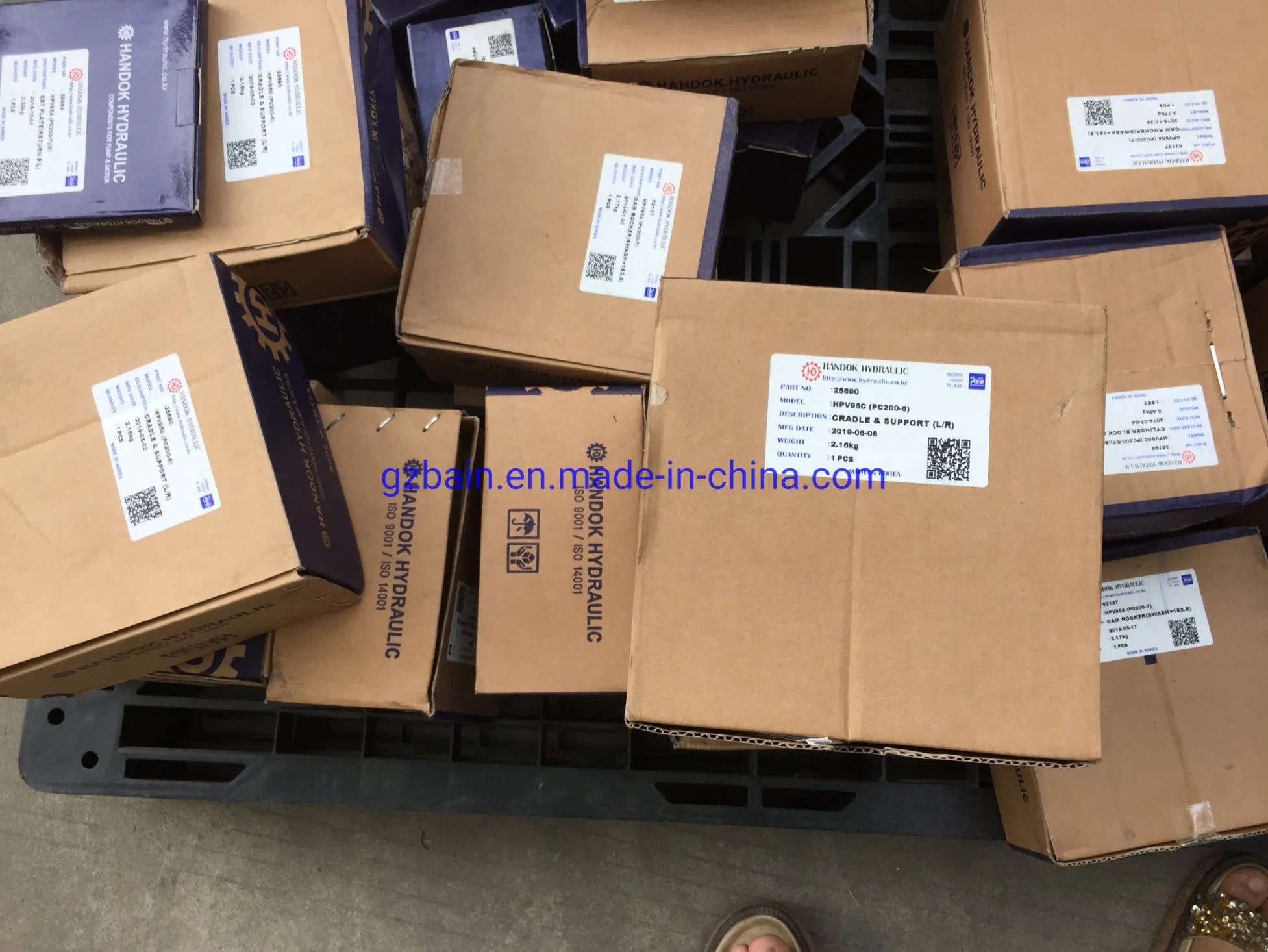 Hydrulic Cradle Support Engine Model Hpv95 /PC200-6 (Part number 25690)