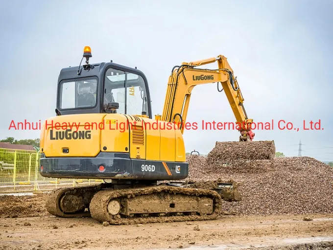 6ton Mini Excavator 906e Equipped with Top Engine 36.2kw/2100rpm