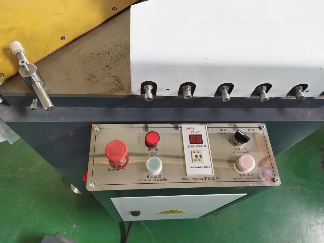 Ljm-CNC-500 Automatic Angle Saw of Aluminum Doors and Windows Corner Cutter of Profile CNC Machine