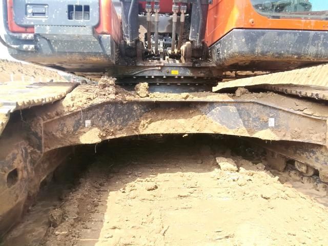 Low Price Original Working Time 4600 Hours Good Condition Used Doosan 220-7 Excavator in Stock for Africa
