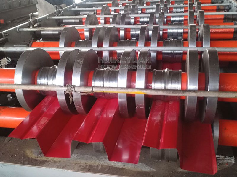 Metal Steel Roof Deck Roll Forming Machine Line
