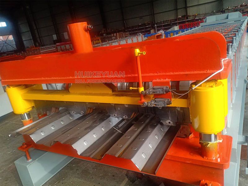 Metal Steel Roof Deck Roll Forming Machine Line