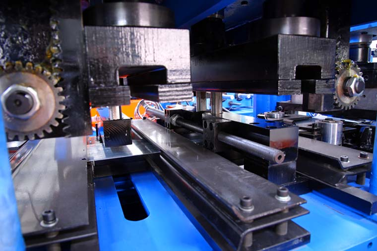 New Design C60 -250 Section Roll Forming Machine with Factory Price