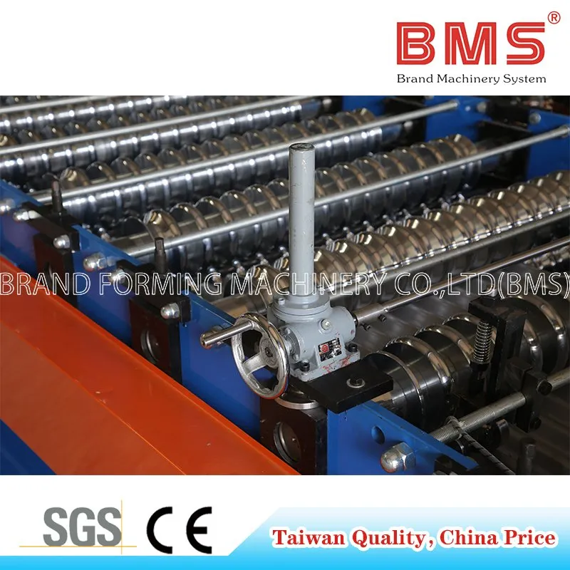 Precision Machining Metal Corrugated Roof Panel Roll Forming Machine
