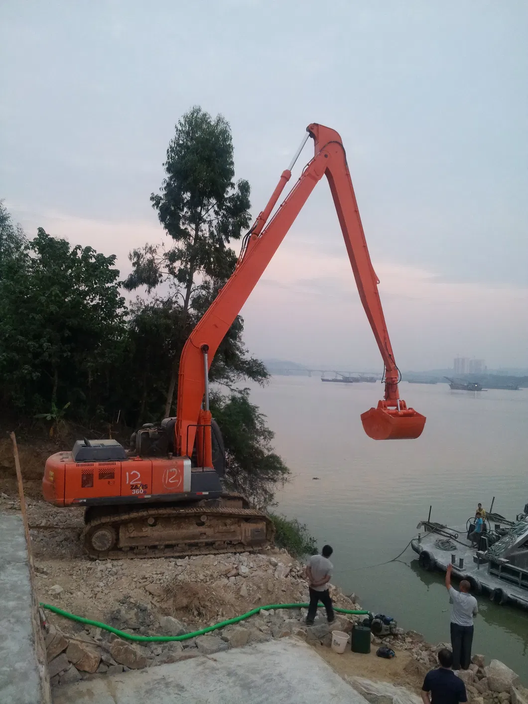 Radio Remote Control Clamshell Electro-Hydraulic Grab Bucket for Scrap Loading