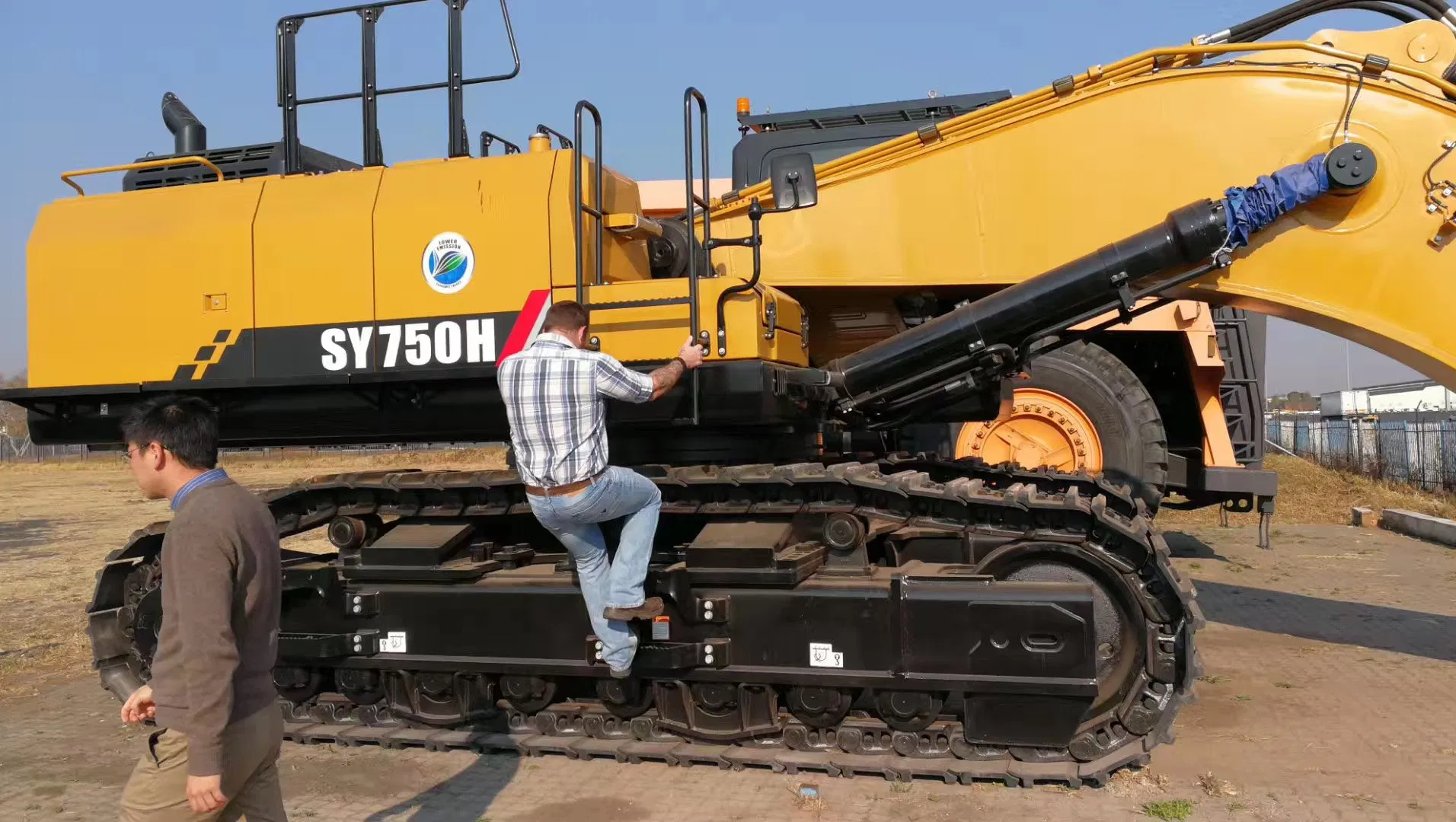 Sany Large Excavator Sy750h for Copper Mine in Iran