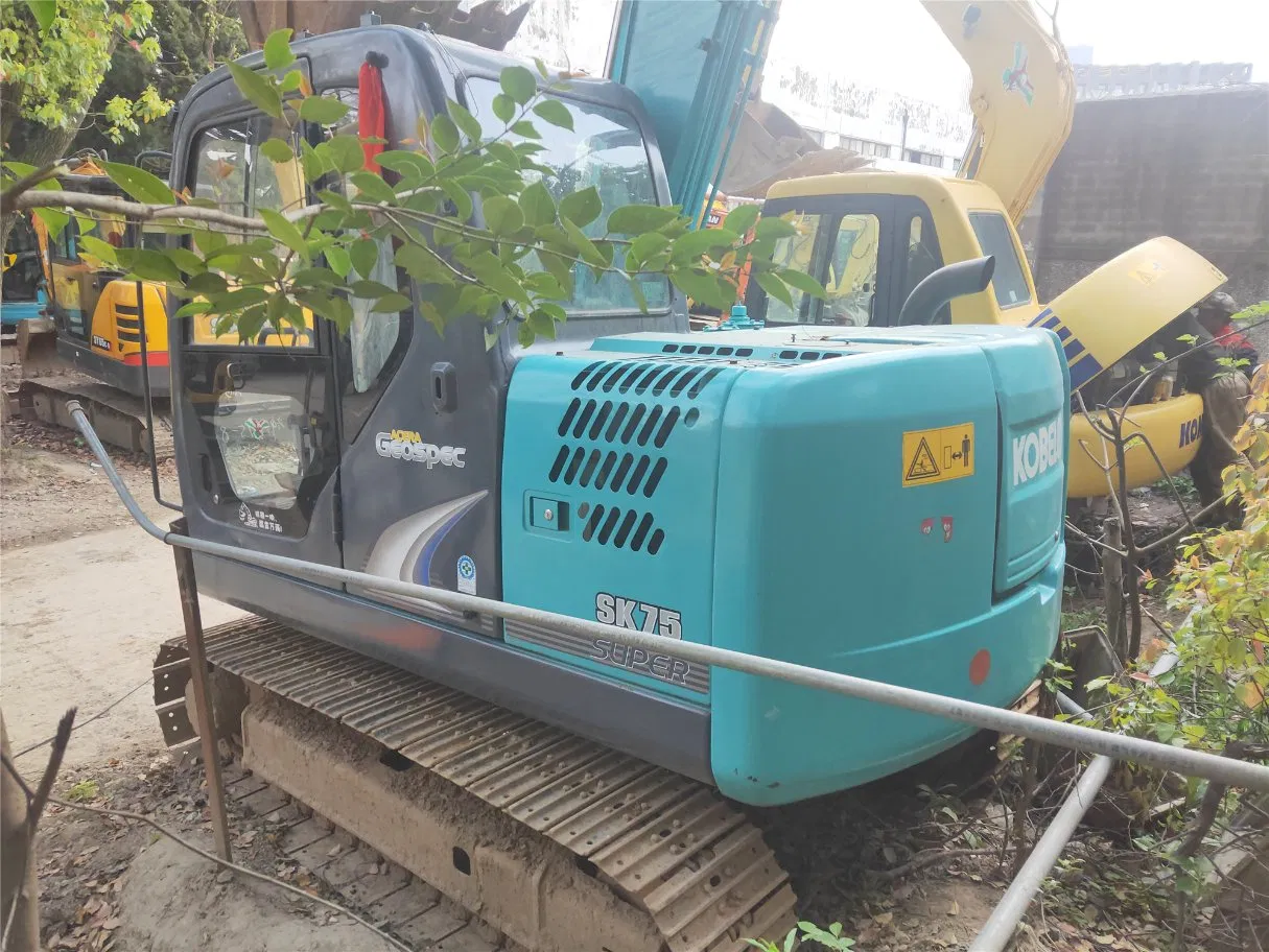 Used Kobelco 7.5 Ton Crawler Excavator Sk75, Secondhand Hydraulic Track Digger Kobelco Sk75-8 High Effective