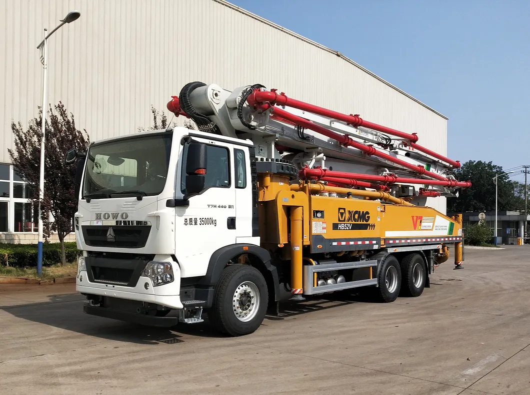XCMG 52m Concrete Pump Truck Hb52V with HOWO Chassis Price