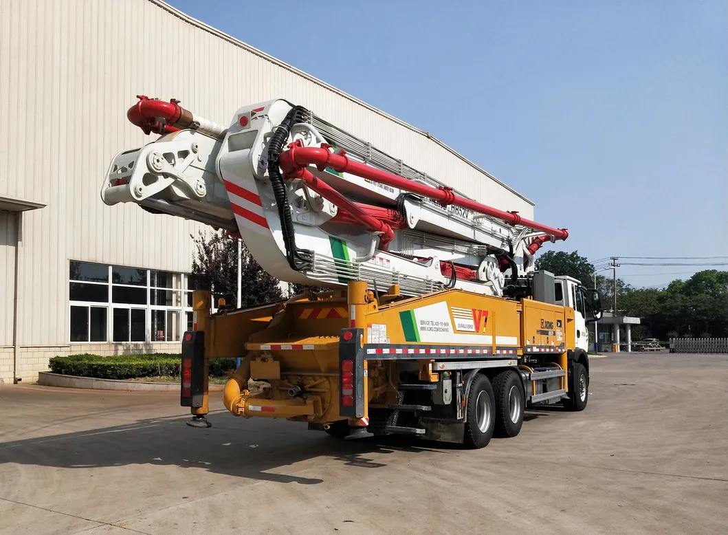 XCMG 52m Concrete Pump Truck Hb52V with HOWO Chassis Price