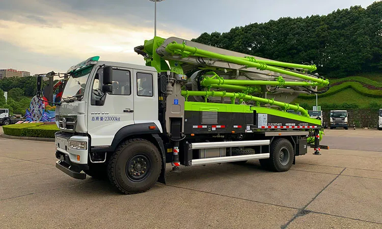 Zoomlion 37X-5rz 37m Concrete Pump Truck with HOWO Chassis
