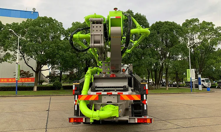 Zoomlion 37X-5rz 37m Concrete Pump Truck with HOWO Chassis